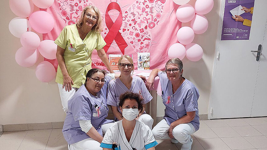 Des professionnelles Filieris posent pour Octobre rose