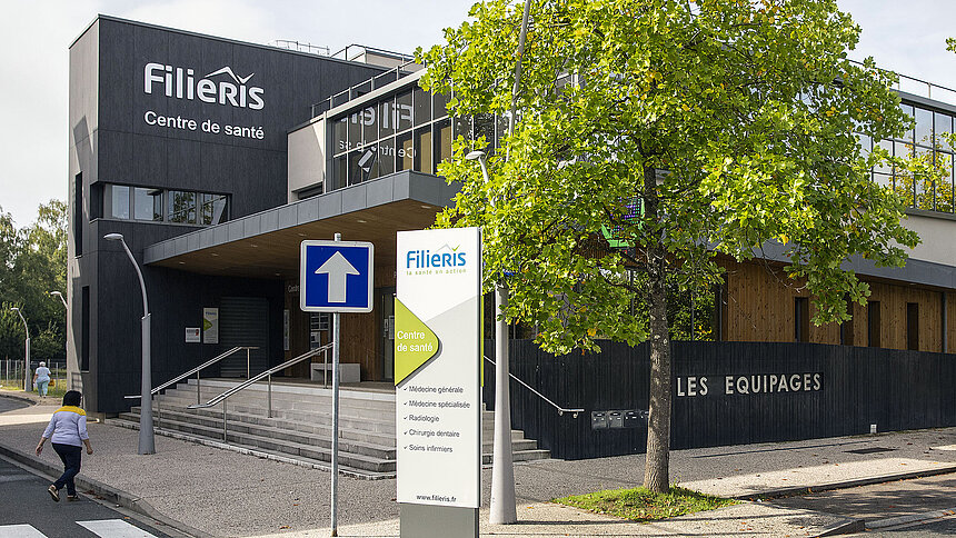 Entrée du centre de santé Filieris de Montceau-les-Mines