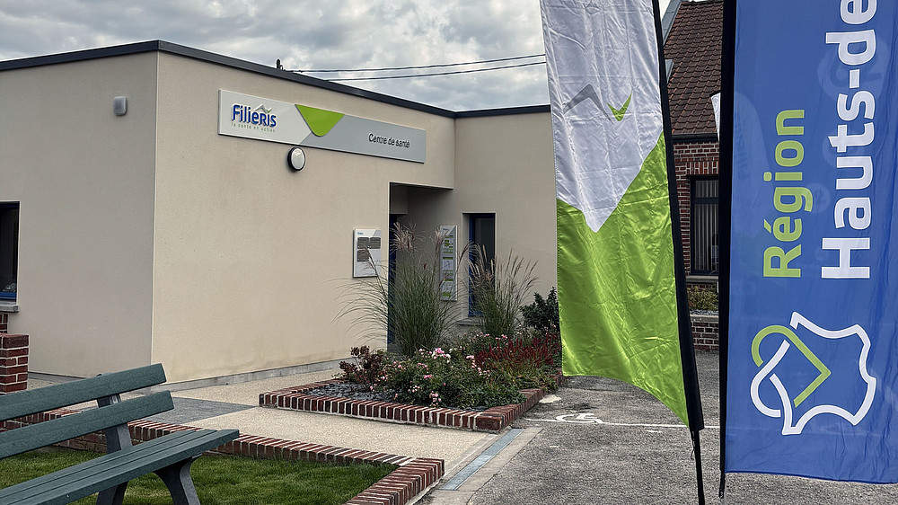 Entrée du centre Filieris de Ham-en-Artois collé à la mairie.