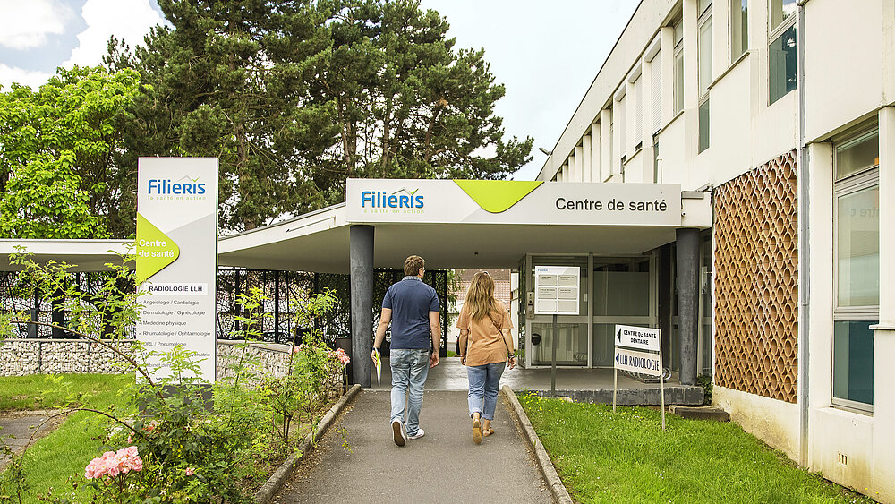 Entrée du centre de santé Filieris de Lens, route de la Bassée